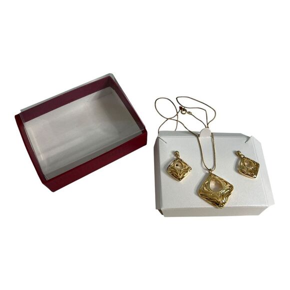 Vintage Gold Overlay Necklace + Earring Set 17 Inch Chain Design Square Dangle - Picture 6 of 9